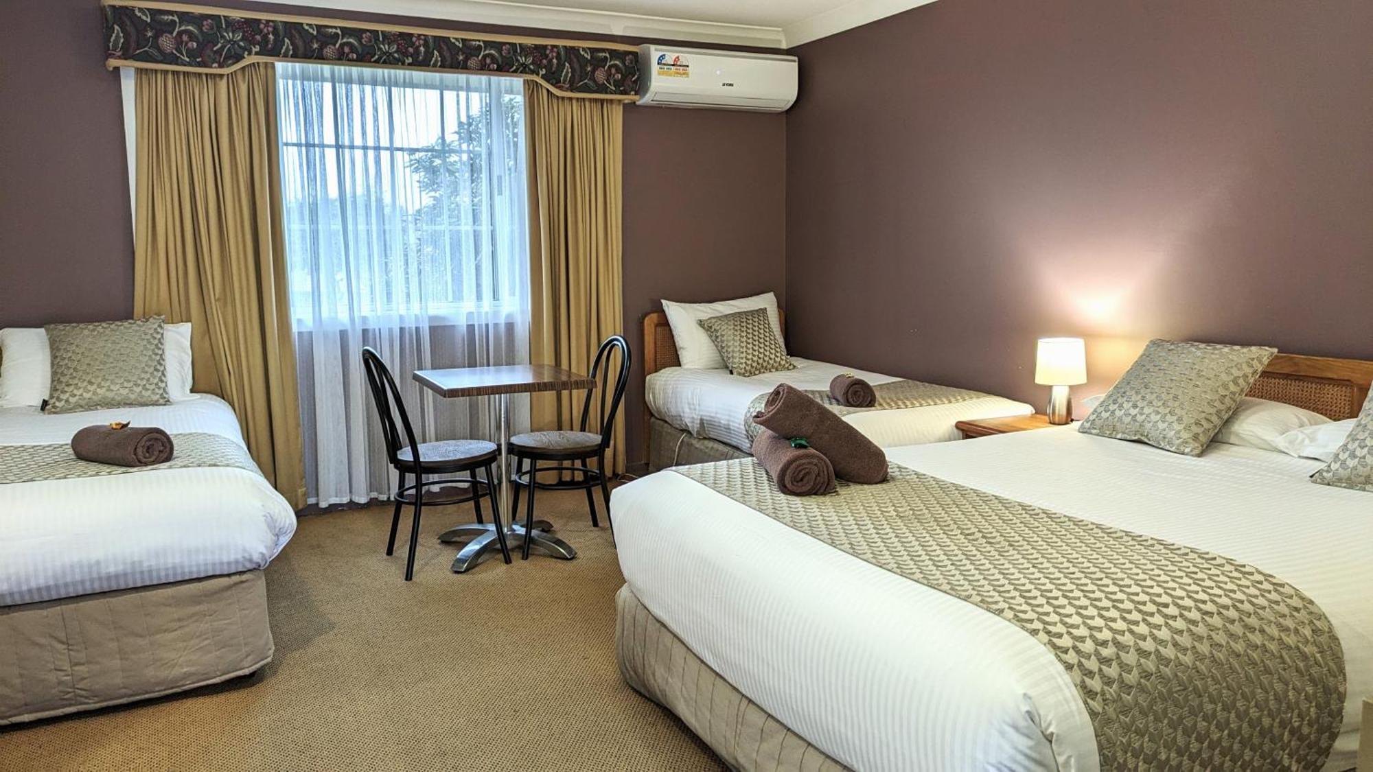 אוברון Highlands Motor Inn מראה חיצוני תמונה