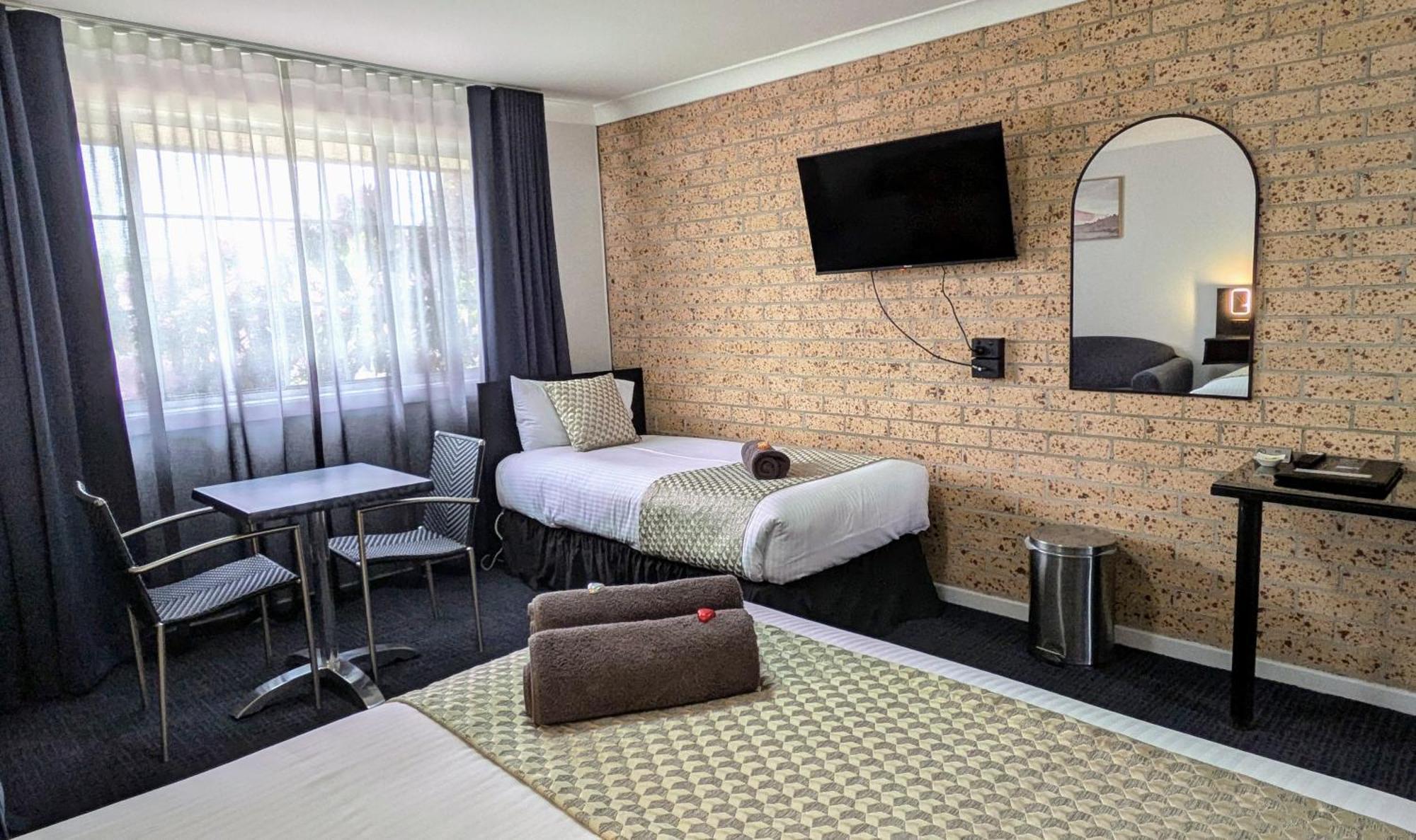 אוברון Highlands Motor Inn מראה חיצוני תמונה